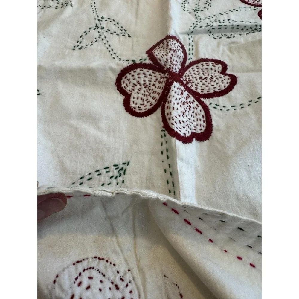 Hand Embroidered Kantha Cotton Bedspread Throw Floral White Burgundy 65x80
